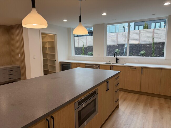 Photo - 1720 Market St