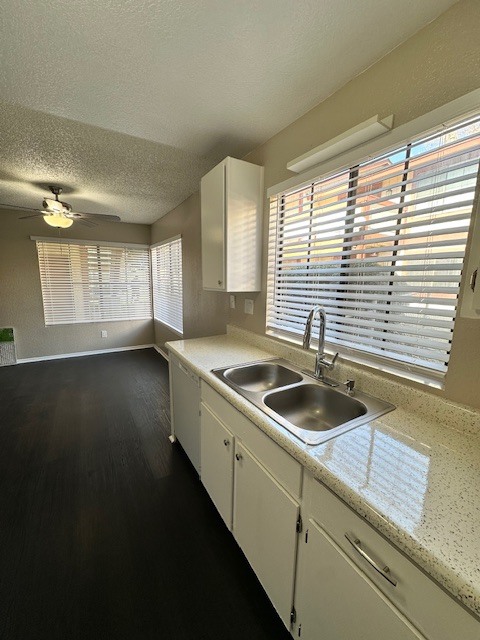 Cocina - 7385 Lariat Pl