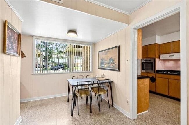 Photo - 2655 Hyman Pl