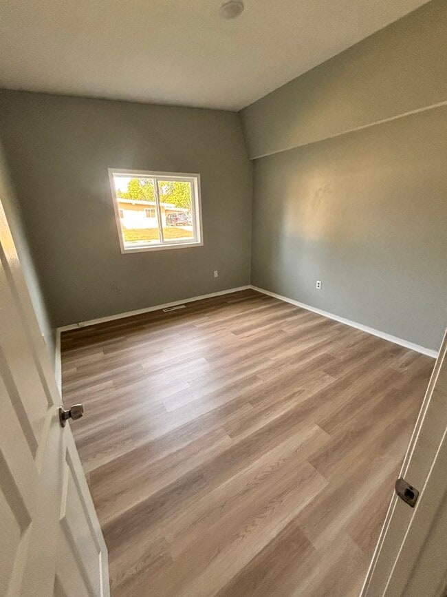Photo - 3 bed 1 bath
