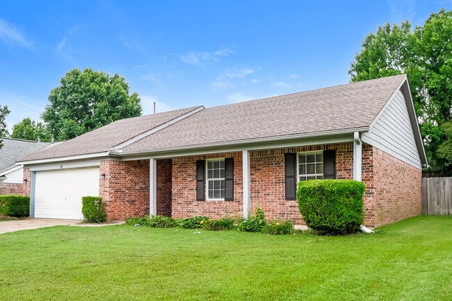 Photo - 120 Pinewood Dr