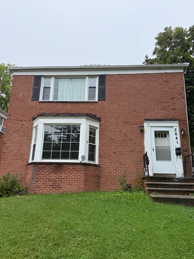 Building Photo - 3641 Ingleside Rd Unit DN