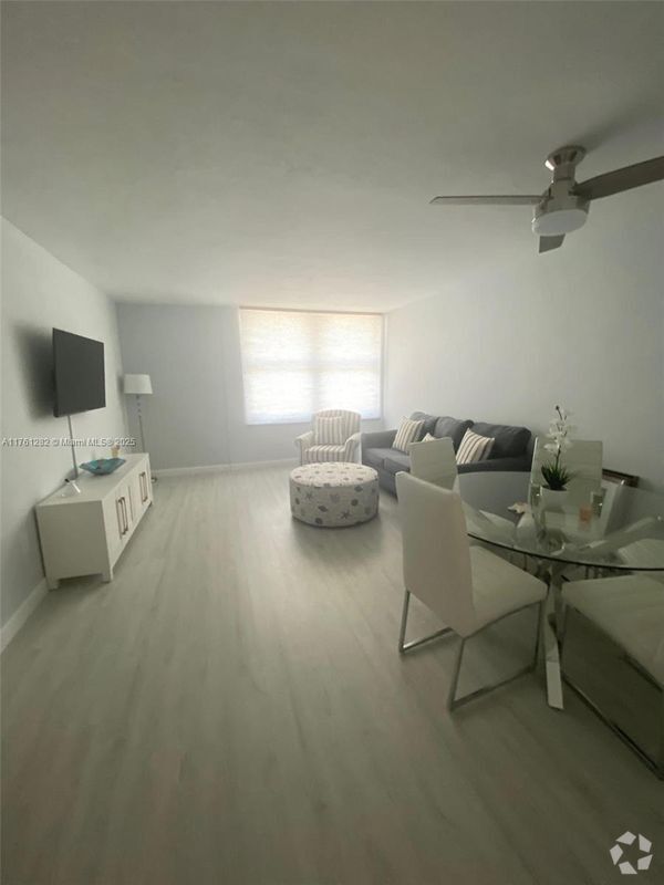 Building Photo - 2899 Collins Ave Rental