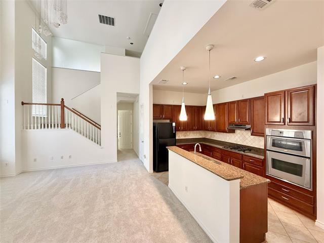 Photo - 2008 Grove Park Ln