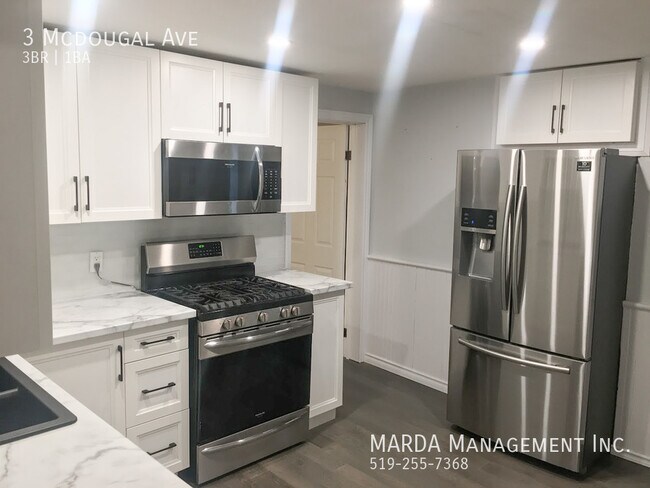 Photo - SPACIOUS UPDATED 3BED/1BATH HOUSE IN CHATHAM + HYDRO, WATER & GAS!