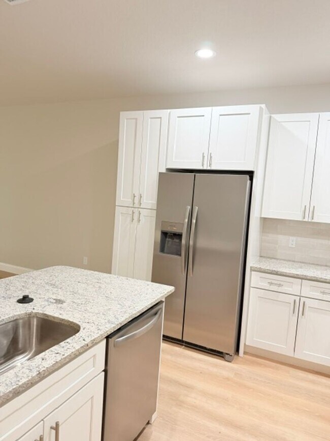 Photo - Brand new duplex with screen porch ! Unit A
