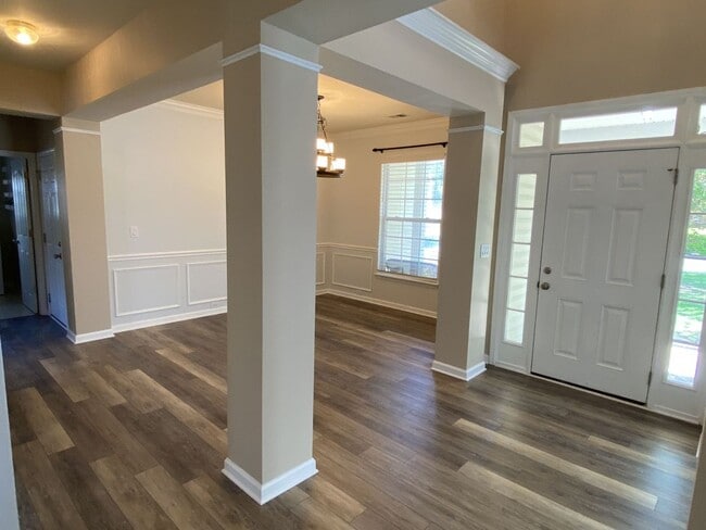 Photo - Large 6 Bedroom, 3 Bath house in Pineville