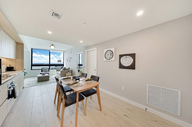 Photo - 40 NW 3rd St Unidad SI ID1523917P