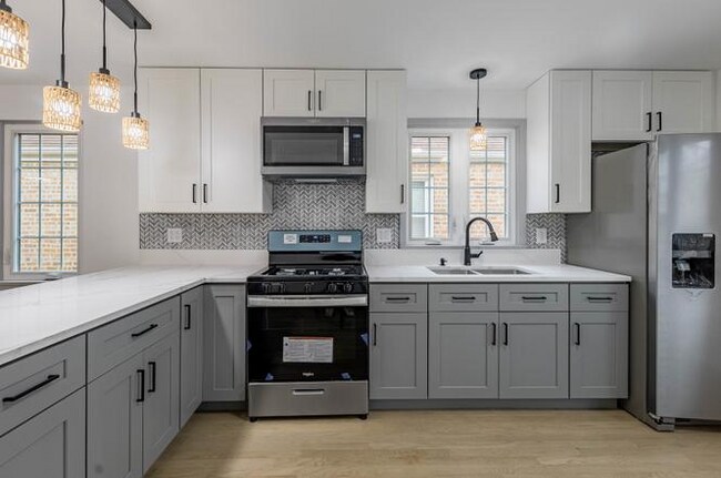 Photo - 3420 S Austin Blvd