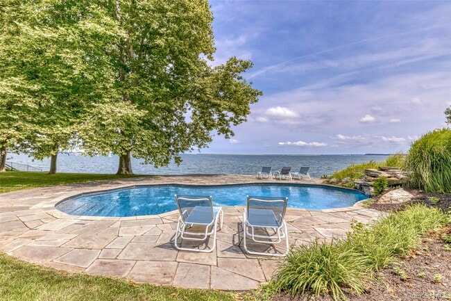 Photo - 11120 Main Rd