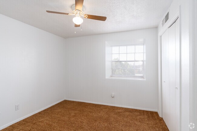 2BR, 1.5BA - 1100SF - Primary Bedroom