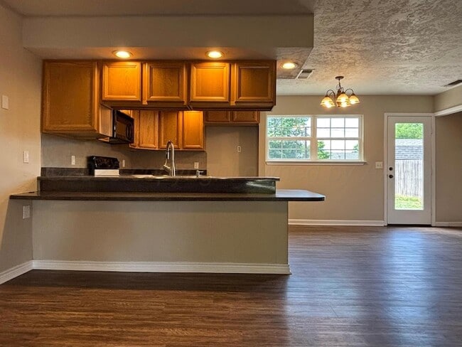 Photo - 5102 Benton Dr