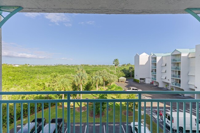 Spacious 2BR/2BA in Salt Ponds Condo – Unf... - Spacious 2BR/2BA in Salt Ponds Condo – Unf...