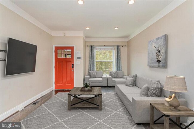 Photo - 217 S Clinton St