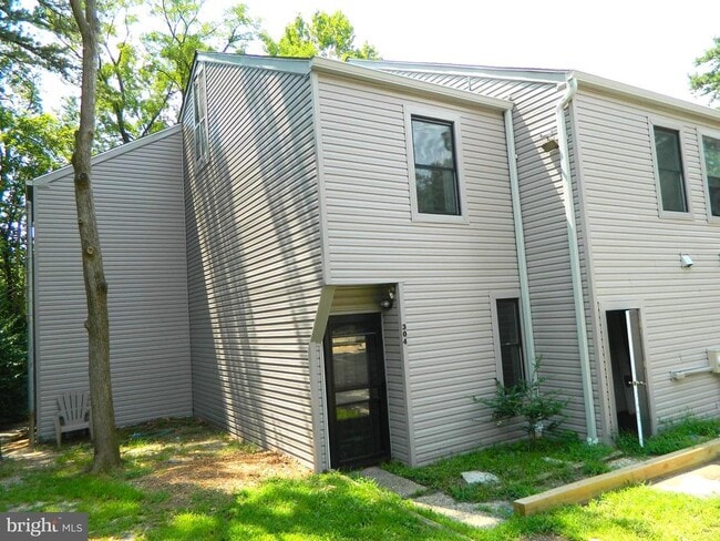 Building Photo - 304 Bromley Estate Rental