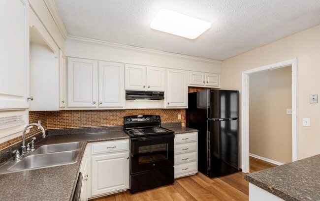 Photo - 2517 Wright Cir