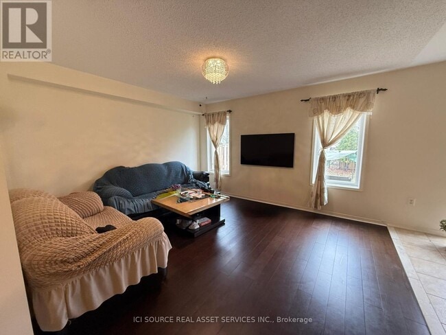 Photo - 181 Norland Cir