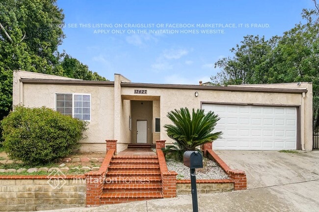 Building Photo - 13427 Almetz St