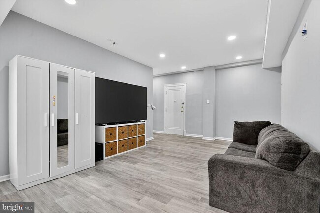 Photo - 4120 14th St NW Unit 33