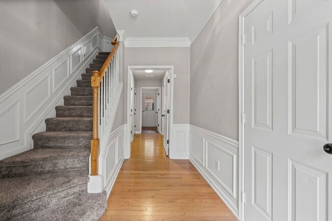 Photo - 5149 Manerdale Dr SE