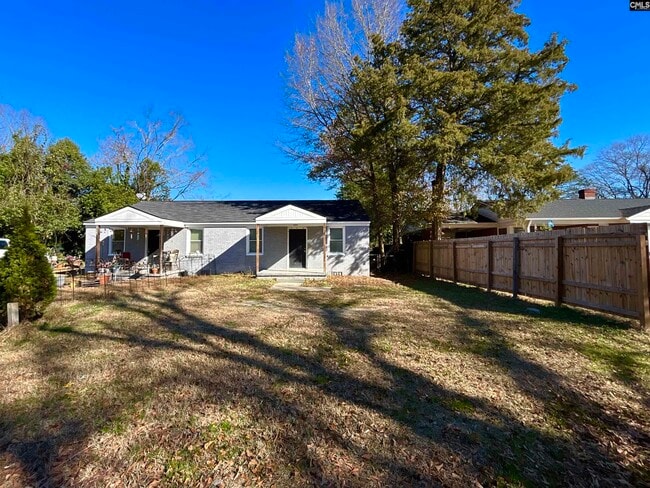 Photo - 2327 Laurie St