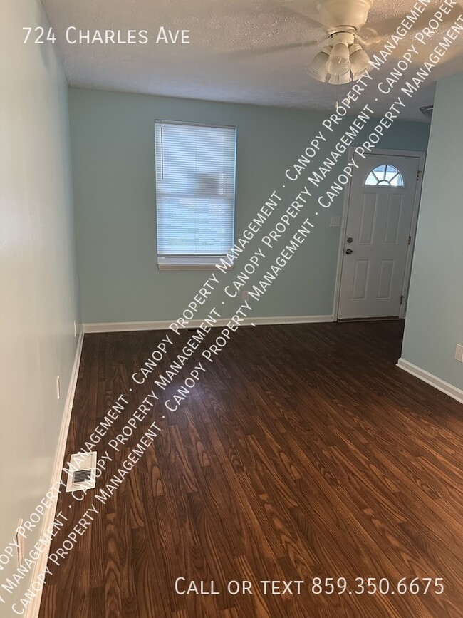 Photo - 724 Charles Ave