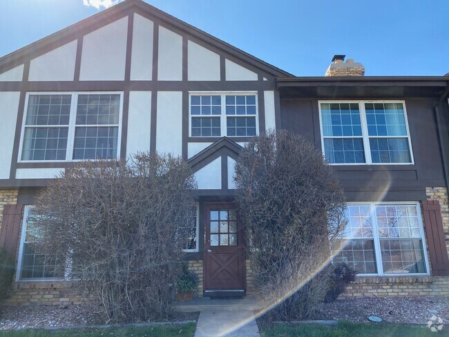 Building Photo - 3825 S Monaco St Pkwy Rental