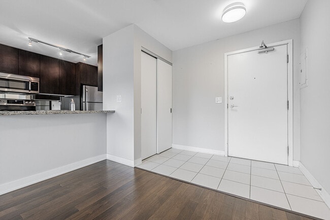 Photo - 400 Wellington St W Unit 1001