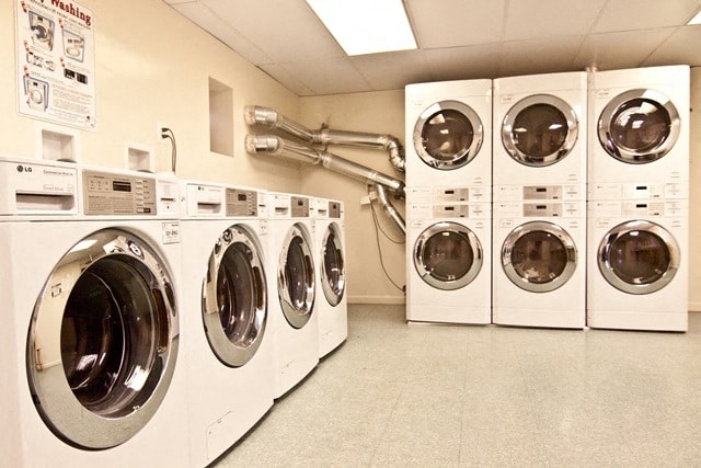 Laundry Facility - Park Georgetown