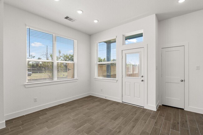 Photo - 414 Pk Hl Ct