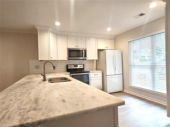 2270 Newport Landing