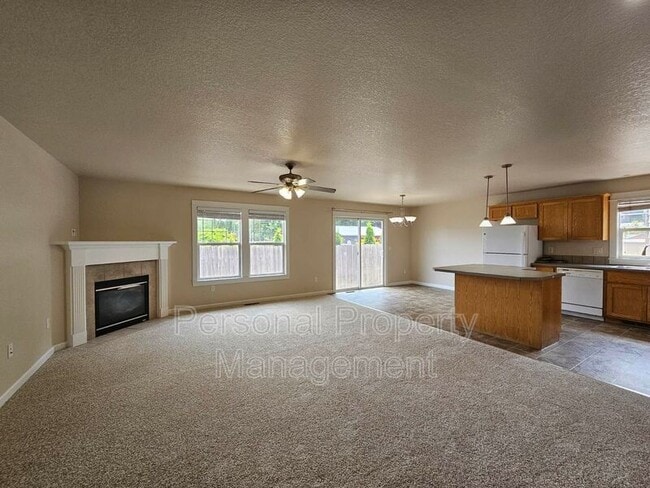 Photo - 11809 NE 26th Pl