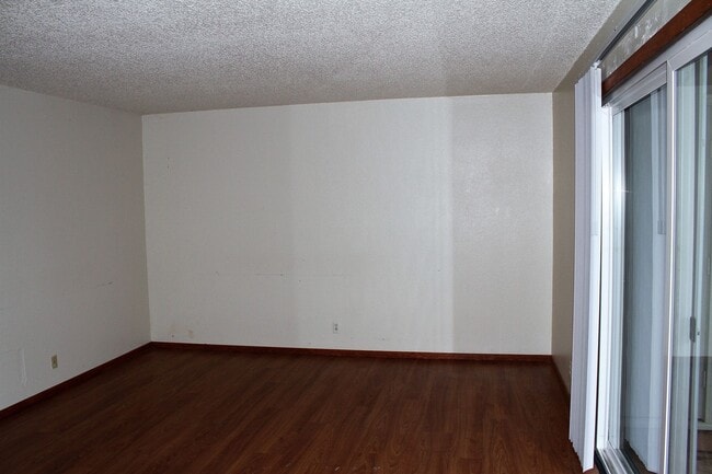 Photo - 1BD/1BA Apartment in Awesome Small Complex... Unit 219