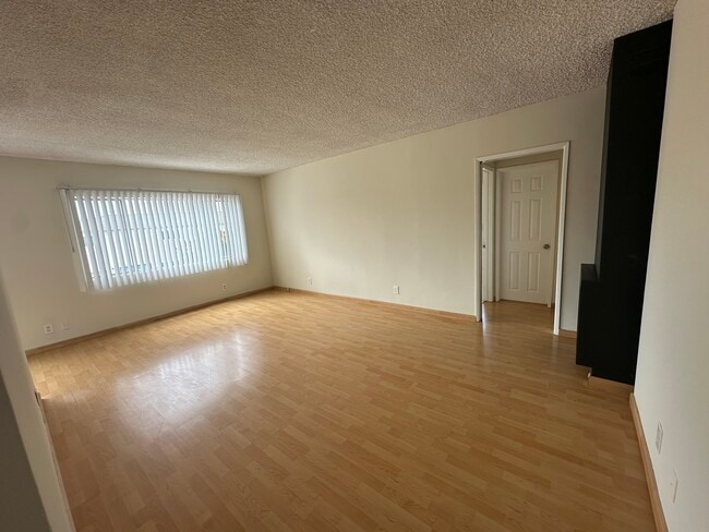 Photo - 2138 Stewart St Unidad #5