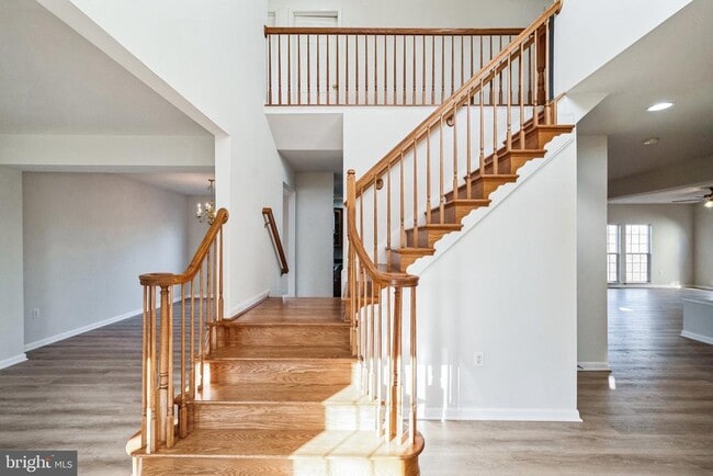 Photo - 215 Kemper Ct