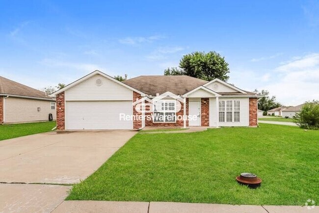 Building Photo - 3 Bedroom / 2 Bathroom Ranch Home in Raymore!