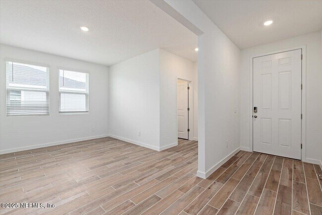 Photo - 3299 Lago Vis Dr