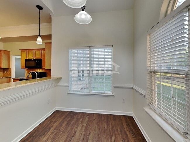 Photo - 406 Glencrest Dr