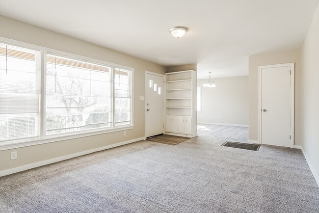Photo - 205 Ridgewood Ave