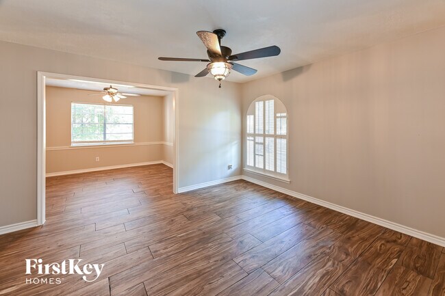 Photo - 11907 Cedarcliff Dr