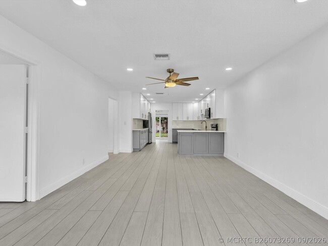 Photo - 222 NE 9th Ave