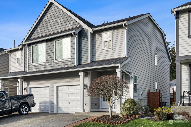 Stunning 3-Bedroom Townhome In Bremerton - Stunning 3-Bedroom Townhome In Bremerton