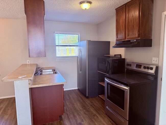 Photo - 7408 Fir Ave