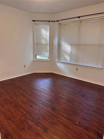 Photo - 3304 Scarlet Oak