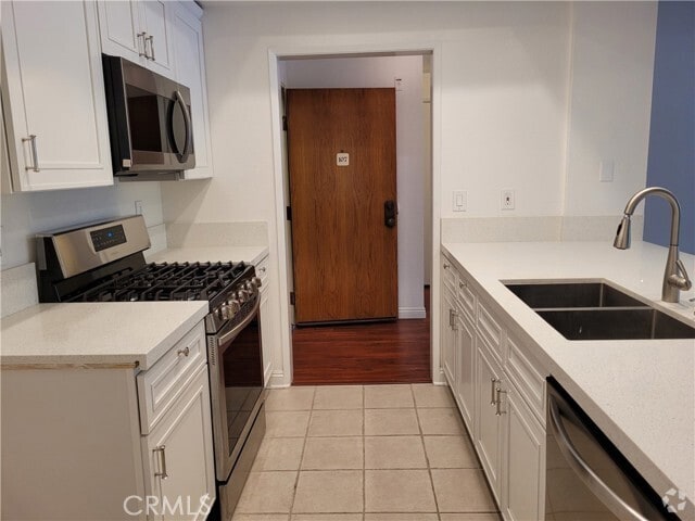 Building Photo - 2563 Plaza del Amo Unit 107 Rental