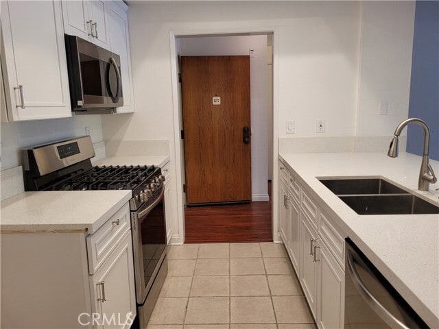Building Photo - 2563 Plaza del Amo Unit 107 Rental