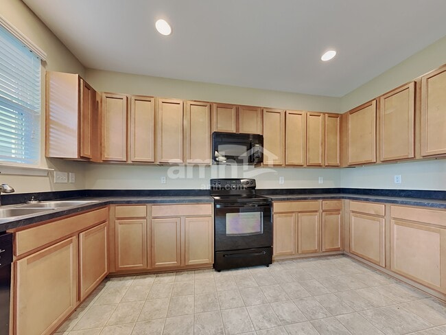228 Longford Dr