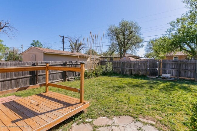 Photo - 118 N Goliad St