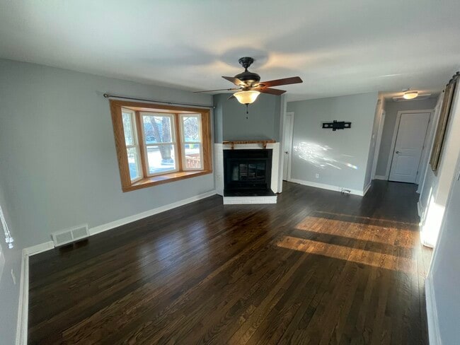 Photo - 8380 Huron River Dr