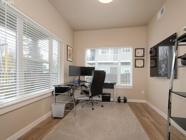 Photo - Bright & Modern 3-Bed + Office Condo in Ga...